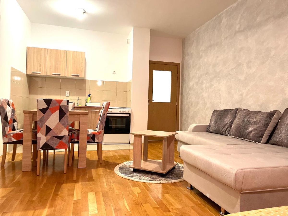Naki Apartmani 포드고리차 외부 사진