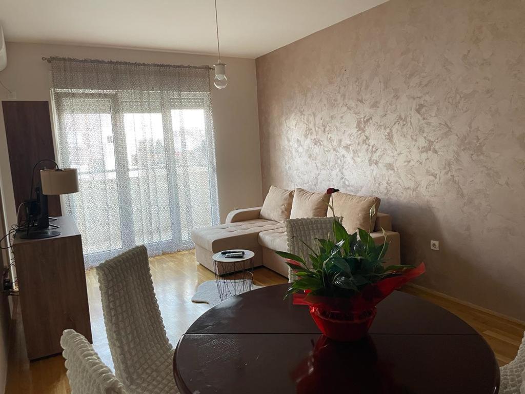 Naki Apartmani 포드고리차 외부 사진
